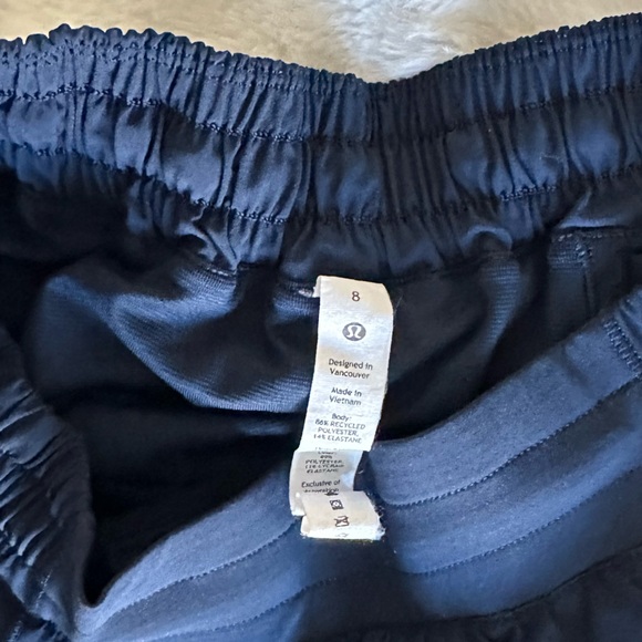 Lululemon Hotty Hot Short 4” Navy size 8 - Picture 3 of 6